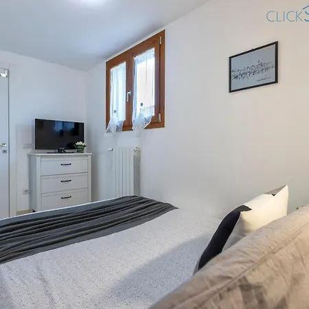 别墅 Clicksardegna Brionis Sea View, 7 Bedrooms, 5 Bathrooms And 3 Kitchens 阿尔盖罗