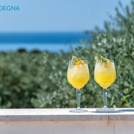 Clicksardegna Brionis Sea View, 7 Bedrooms, 5 Bathrooms And 3 Kitchens 别墅 *