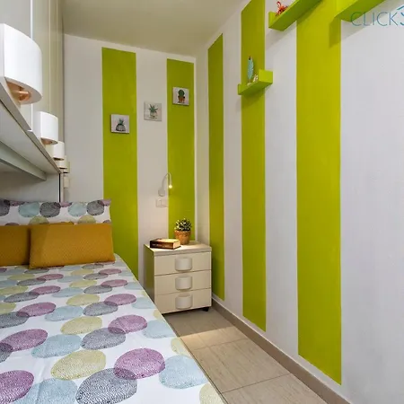 Clicksardegna Brionis Sea View, 7 Bedrooms, 5 Bathrooms And 3 Kitchens 别墅 *