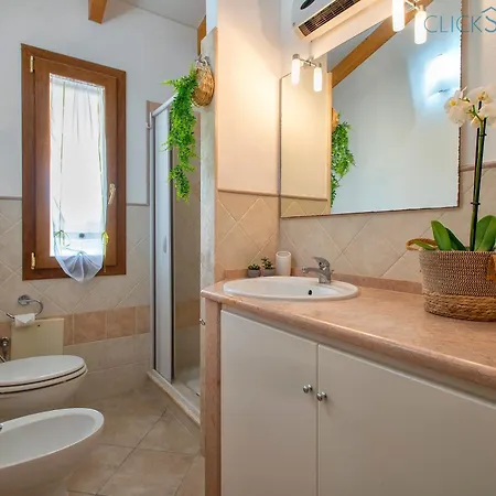 Clicksardegna Brionis Sea View, 7 Bedrooms, 5 Bathrooms And 3 Kitchens